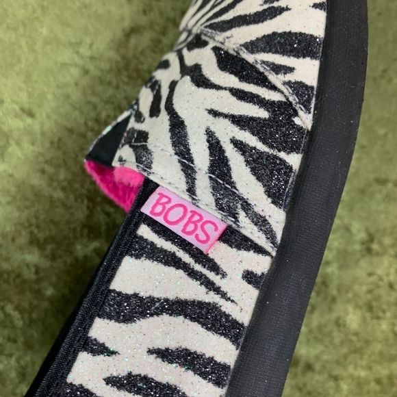 EUC Bobs Zebra Print Plush Pink Inside!  WOW! - Picture 12 of 12